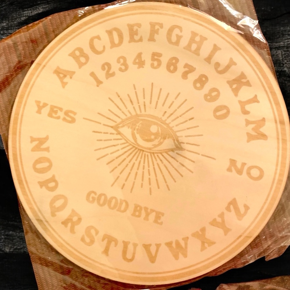 Round Ouija Board with Mystical Design. Use with pendulum